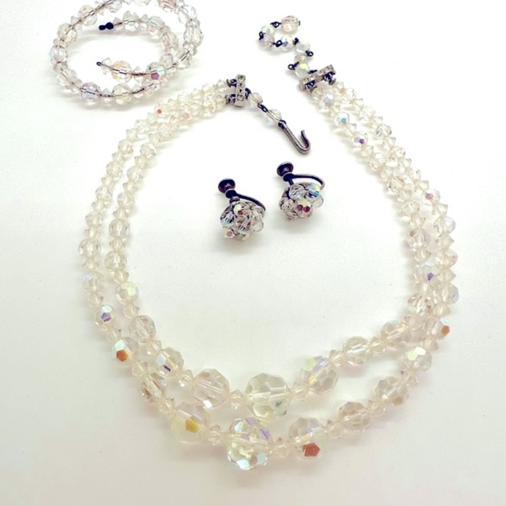 Beautiful vintage aurora borealis necklace lot